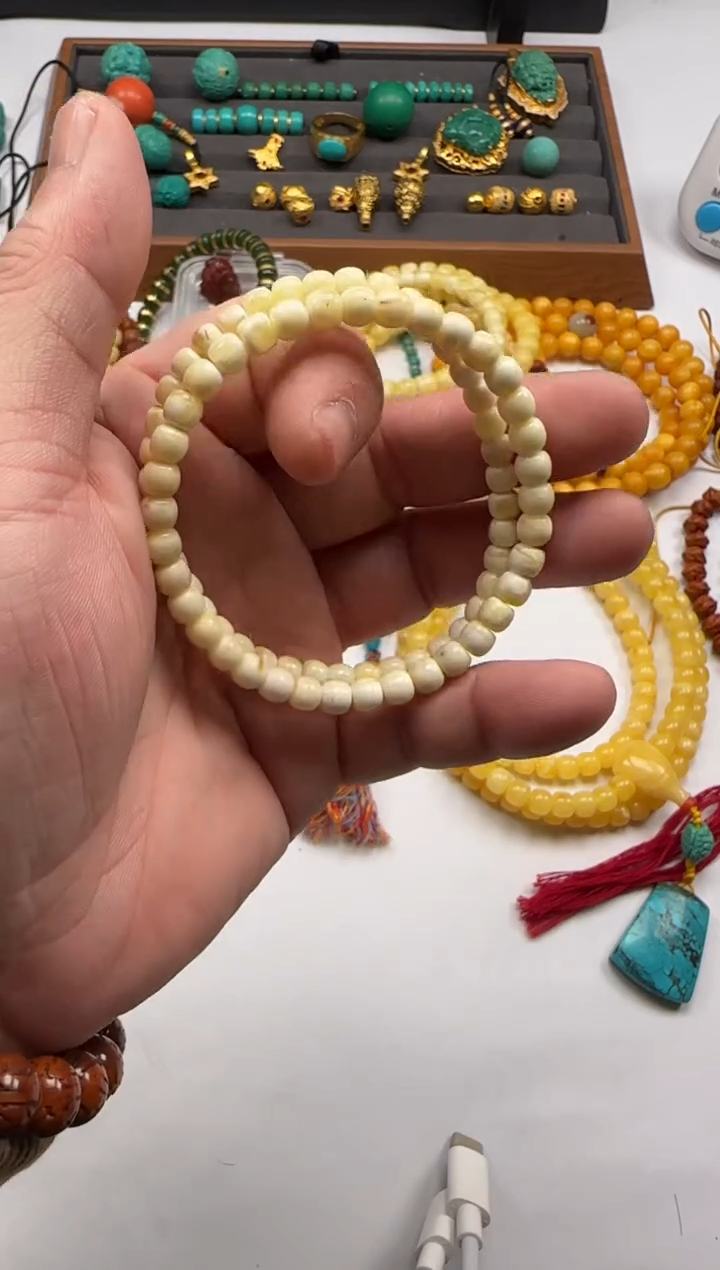 裸石蜜蜡未镶嵌ㅤ****?蜜蜡手串