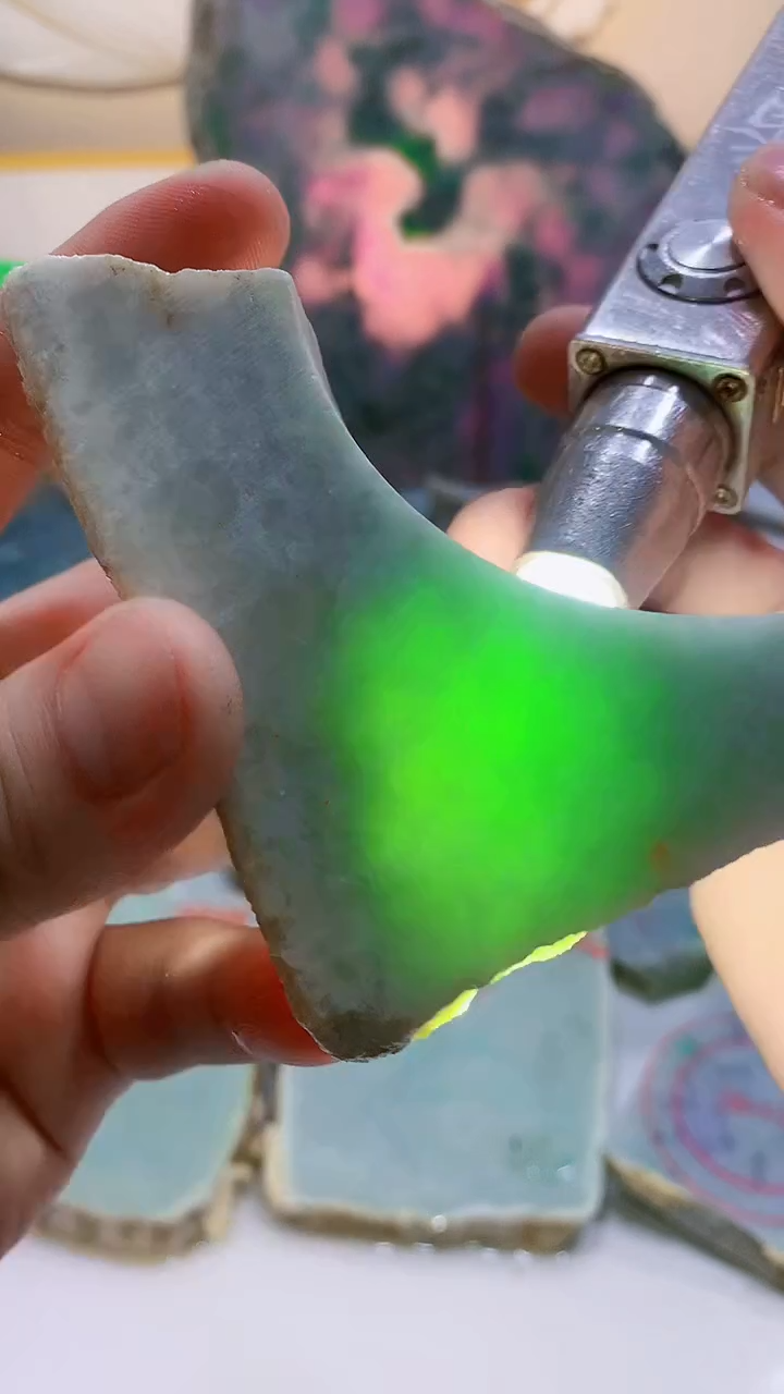 翡翠未镶嵌颈饰0林0翡翠珠宝110