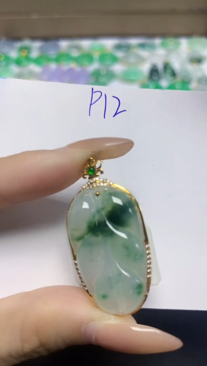 颈饰18K金镶嵌翡翠天然缅甸翡翠A货翡翠百元以上9元证书费自理