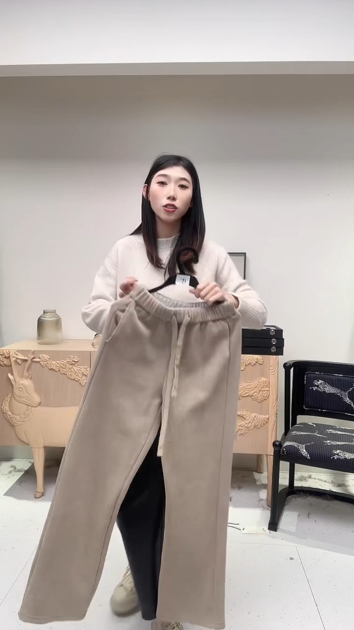 燕麦色抽绳百搭卫裤