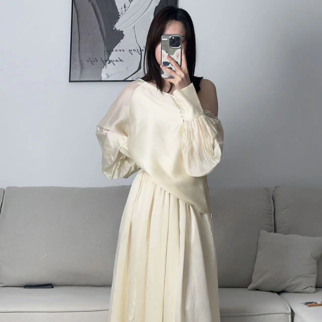 『朱小姐』“一尘不染”冰柔肌流光感上衣半身裙套装  D2003