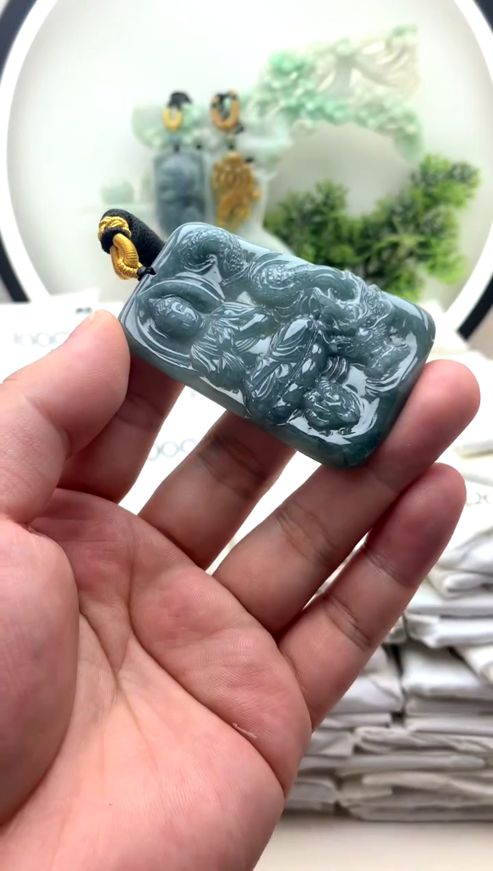 颈饰未镶嵌翡翠大日如来