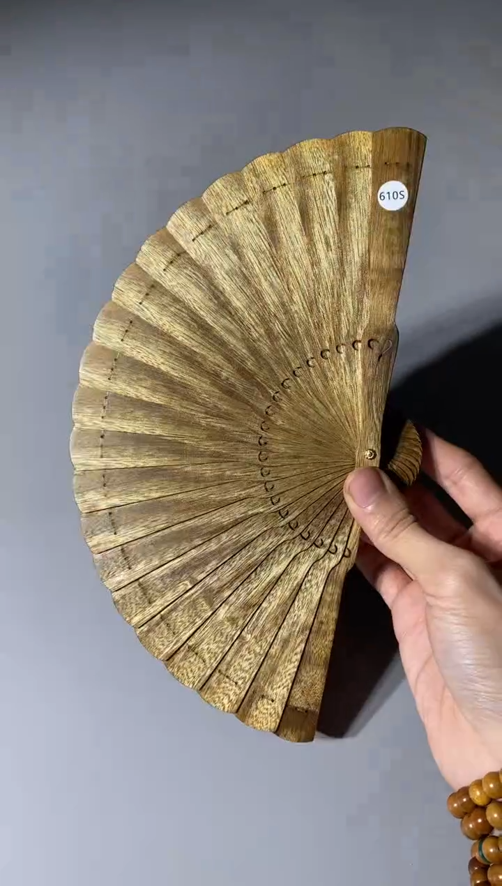 【闪购商品】金丝楠木雕610号15cm金丝楠木小叶桢楠扇子
