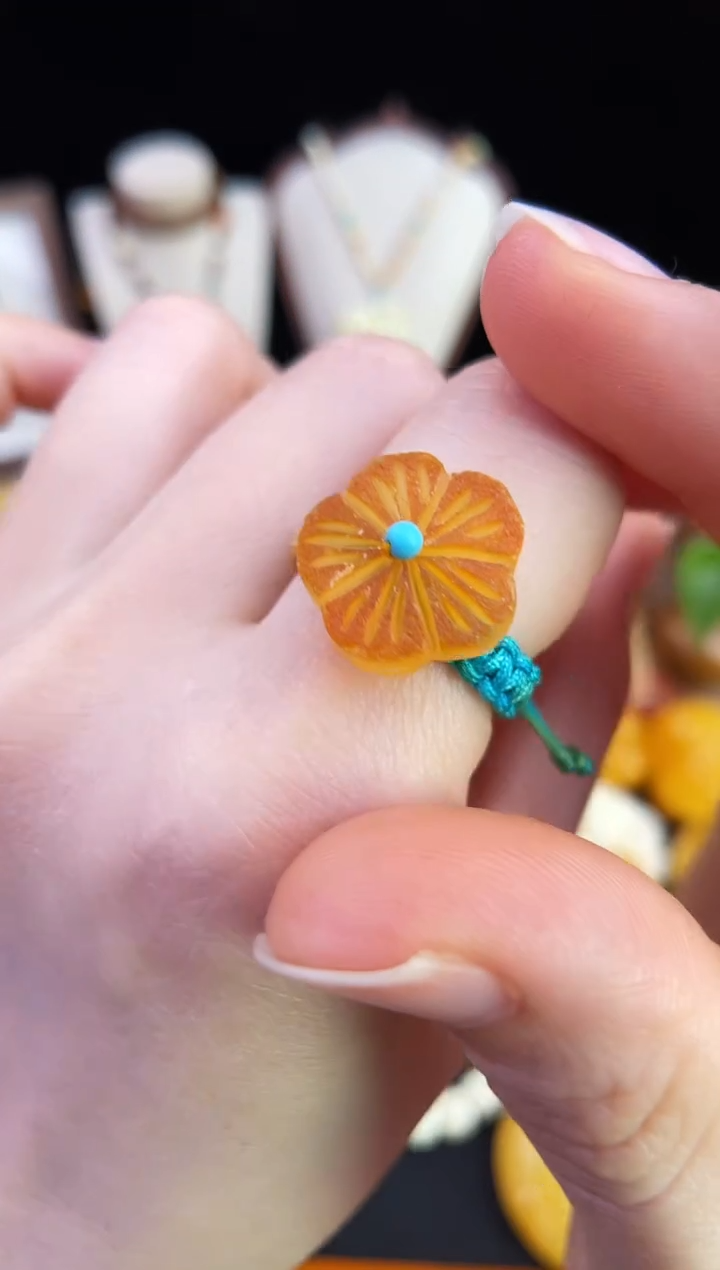 琥珀未镶嵌珠宝奇石多样性发其一