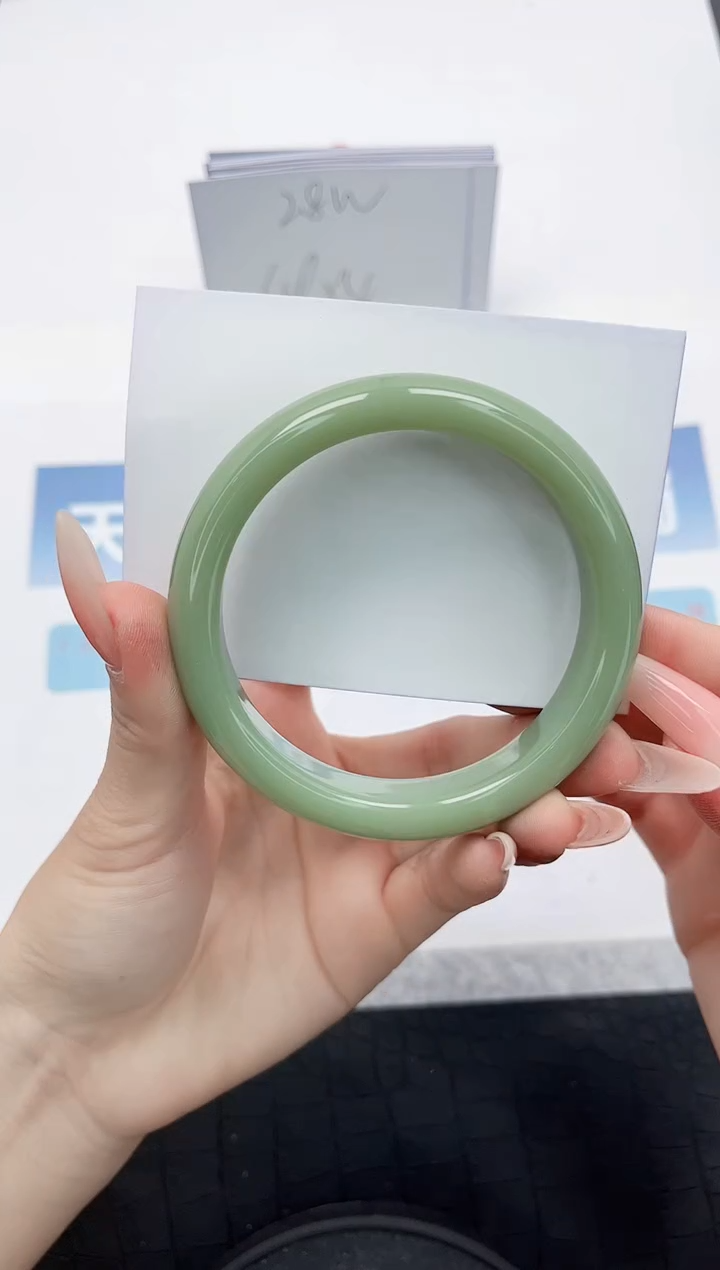 【闪购商品】石英质玉手镯未镶嵌G348-60