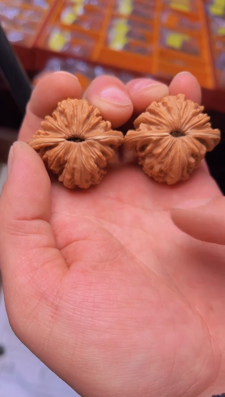 【闪购商品】文玩核桃把件40四座楼