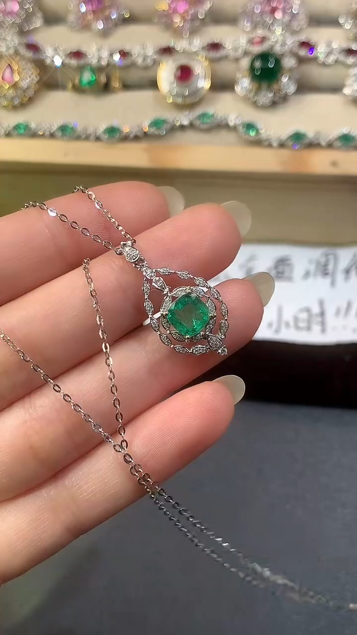 18K金镶嵌套链祖母绿D267|7980