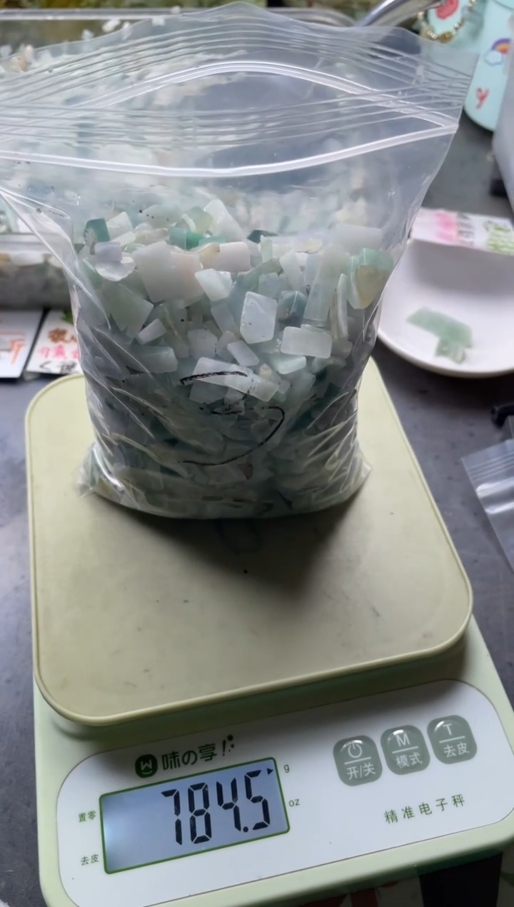 配石翡翠天然翡翠迷你750克3