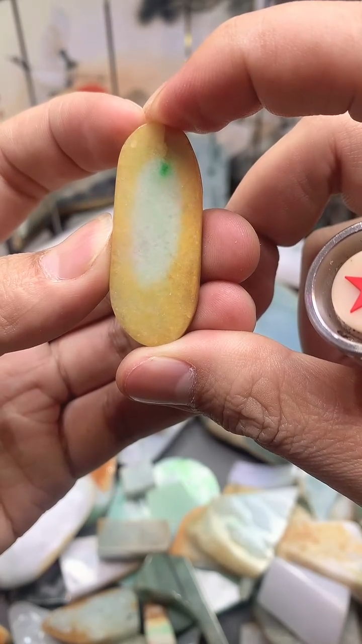【闪购商品】翡翠耳饰未镶嵌天然翡翠A货