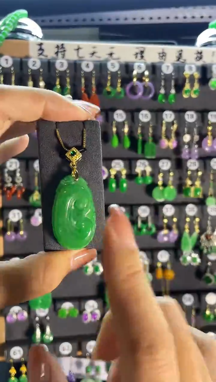 【闪购商品】翡翠耳饰银S925镶嵌233..