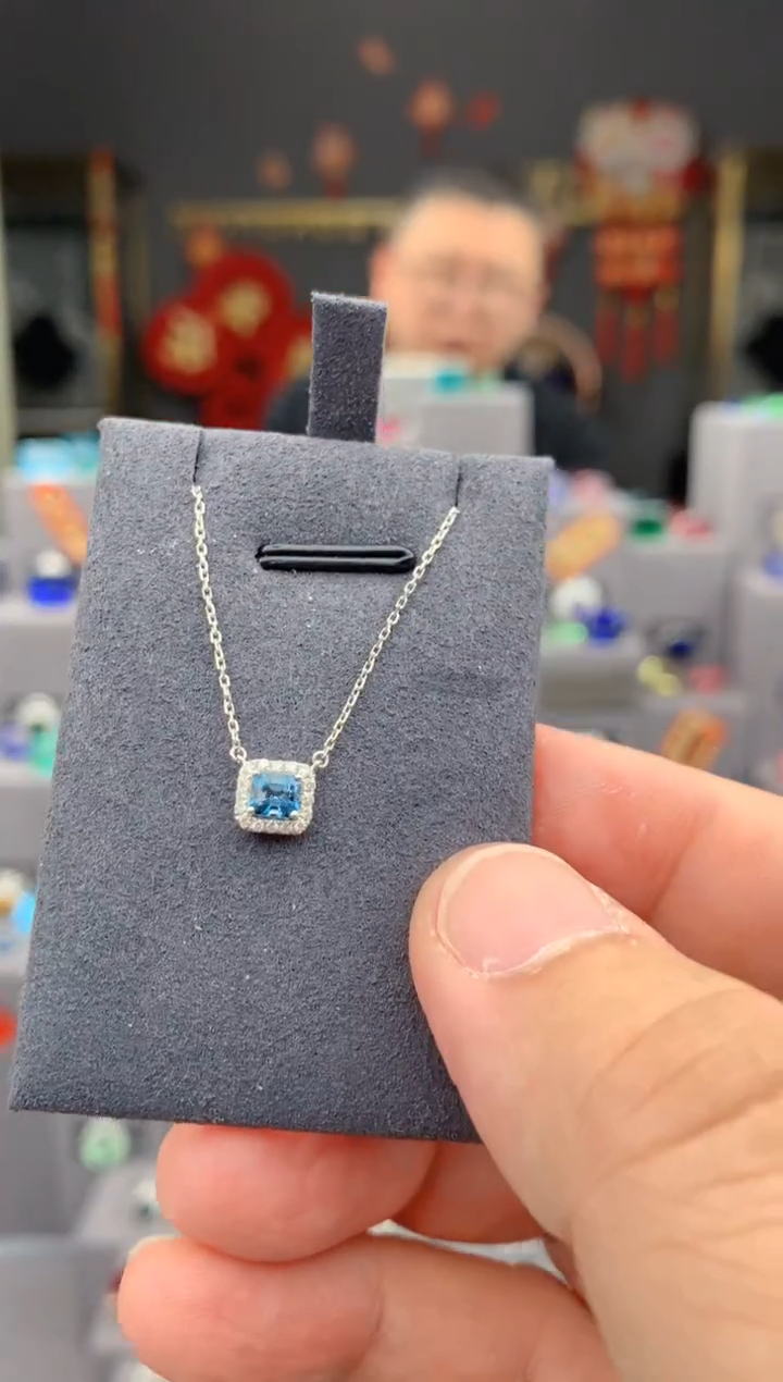 【闪购商品】海蓝宝石颈饰18K金镶嵌29分海蓝宝石锁骨链