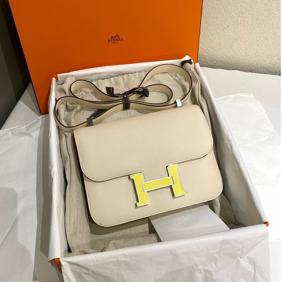 99新 Hermes/爱马仕 【念念】 I2奶油白 U刻 珐琅扣 康康 新款24包