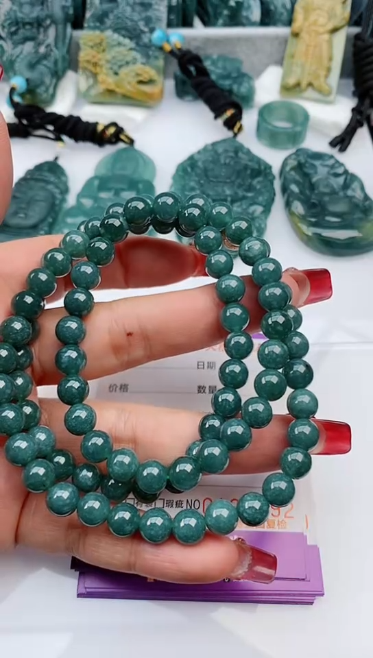 【闪购商品】翡翠颈饰未镶嵌            