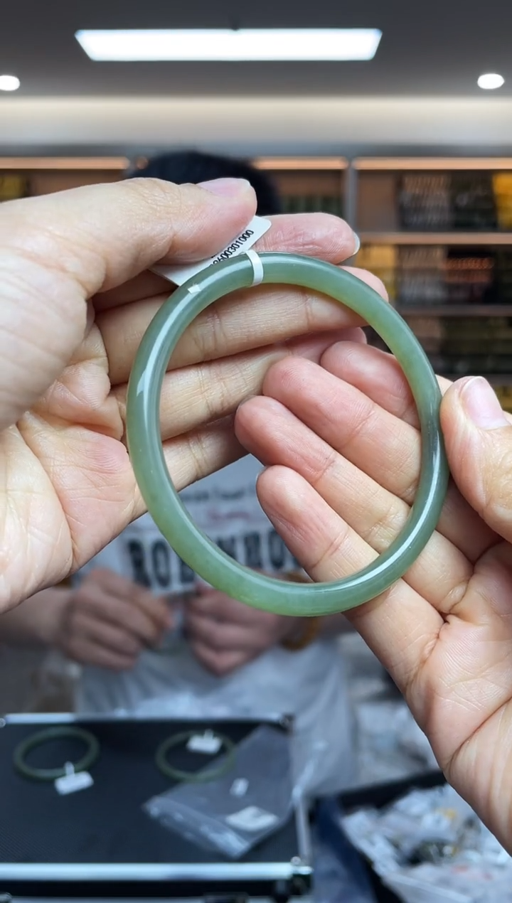 【闪购商品】和田玉·未镶嵌多样性发一件*圈口57-58