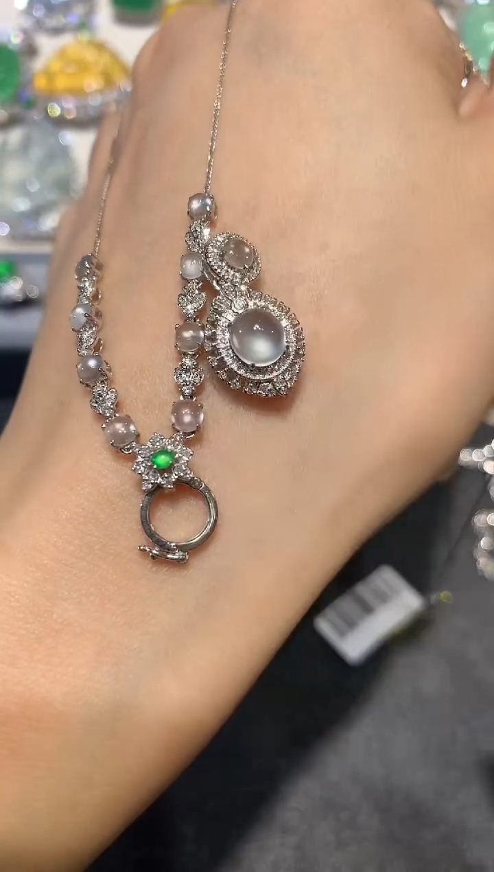 【闪购商品】翡翠颈饰18K金镶嵌q192