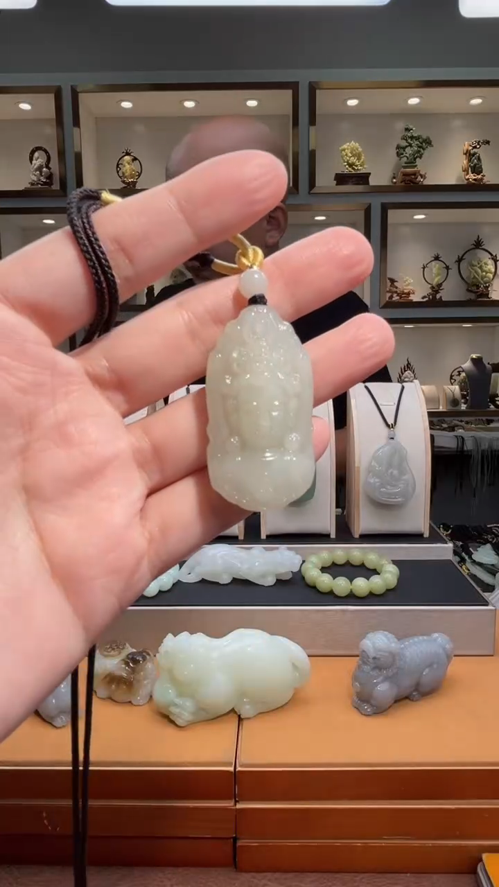 颈饰未镶嵌和田玉苏