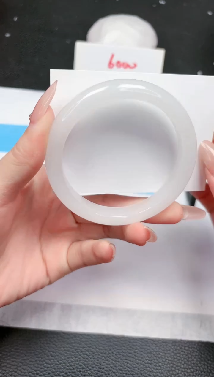 【闪购商品】石英质玉手镯未镶嵌666-62