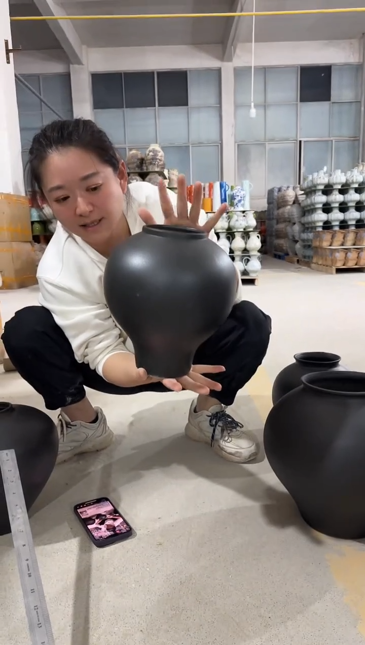 景德镇哑光黑丝高腰中号陶瓷瓶
