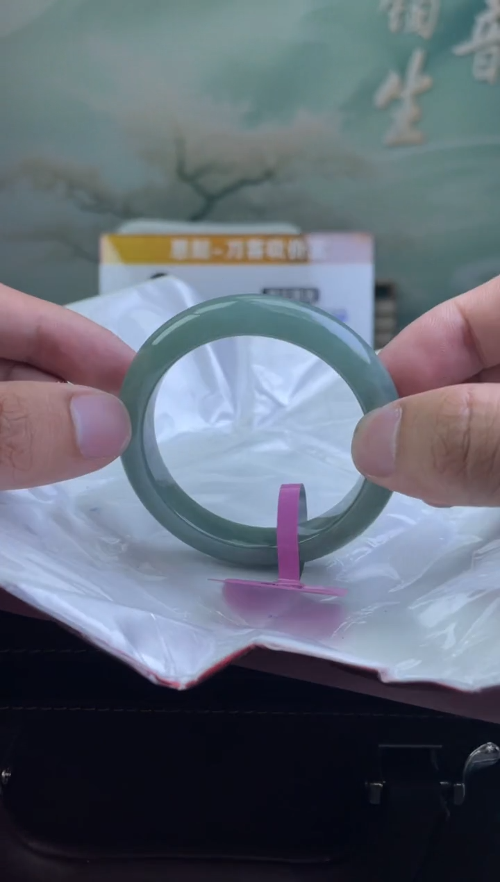 翡翠手镯未镶嵌7          