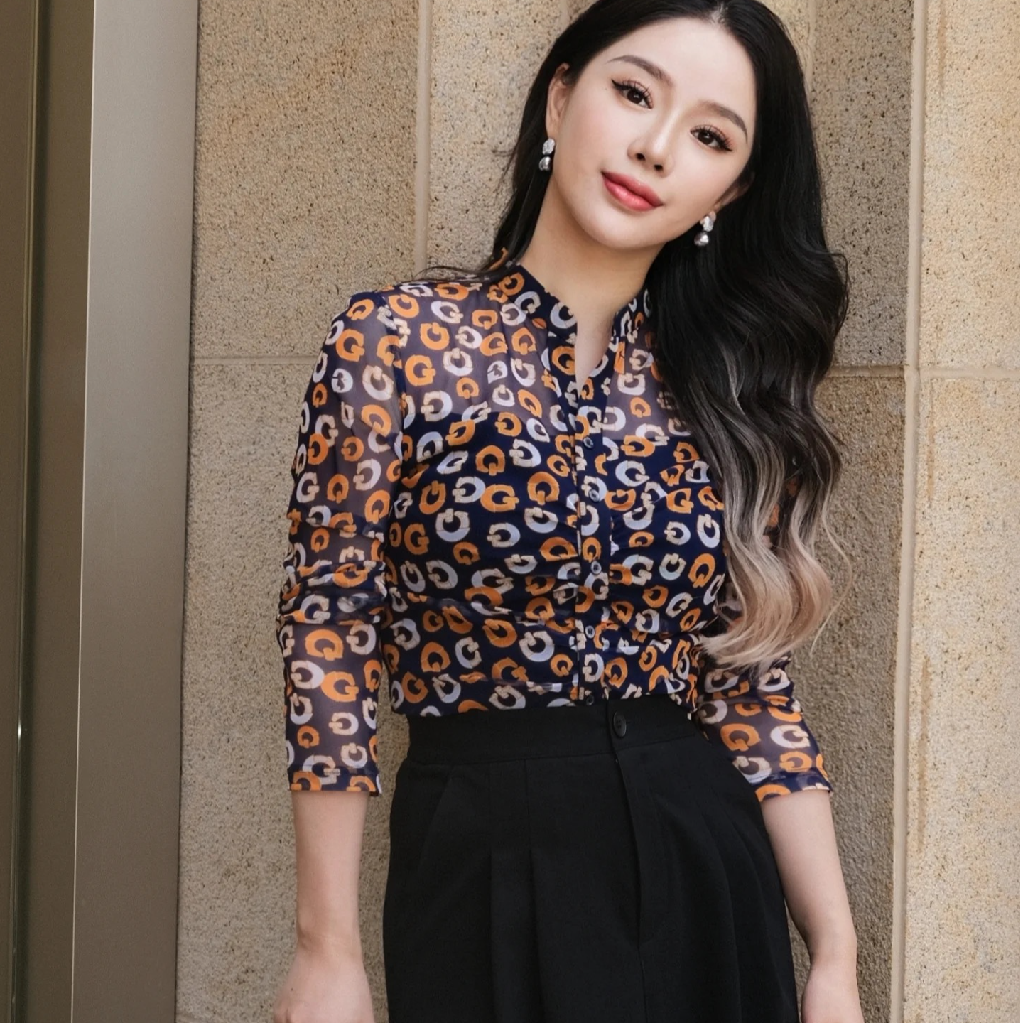 【AMSSGIRD】弹力显瘦时尚气质褶皱设计立领欧纱长袖衬衫女1301005