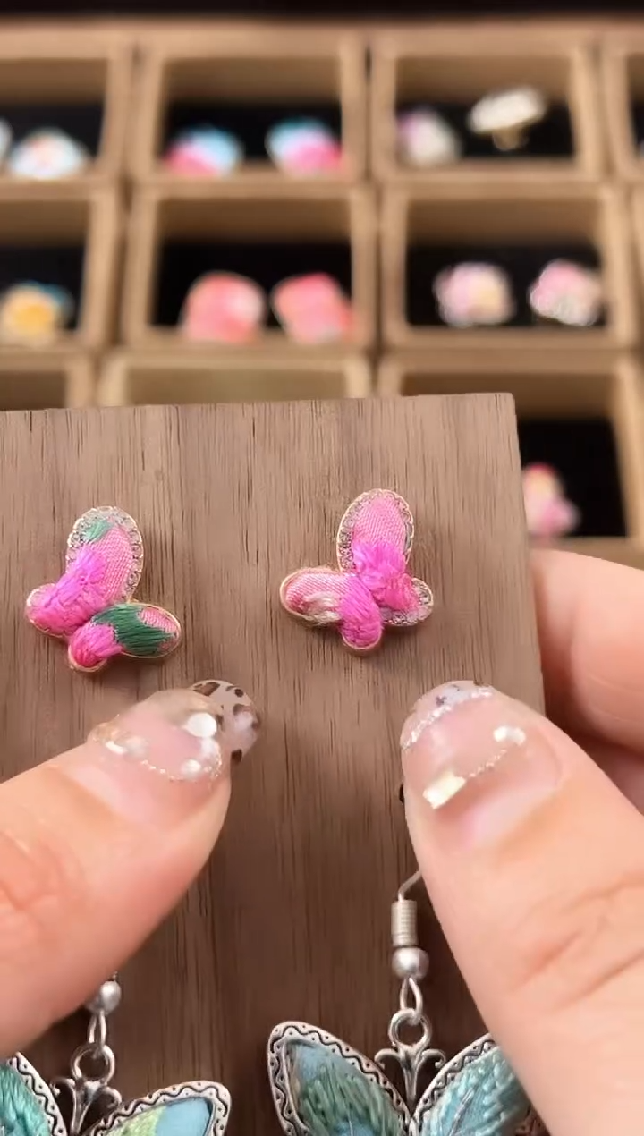 【闪购商品】织绣民族风老绣饰品365