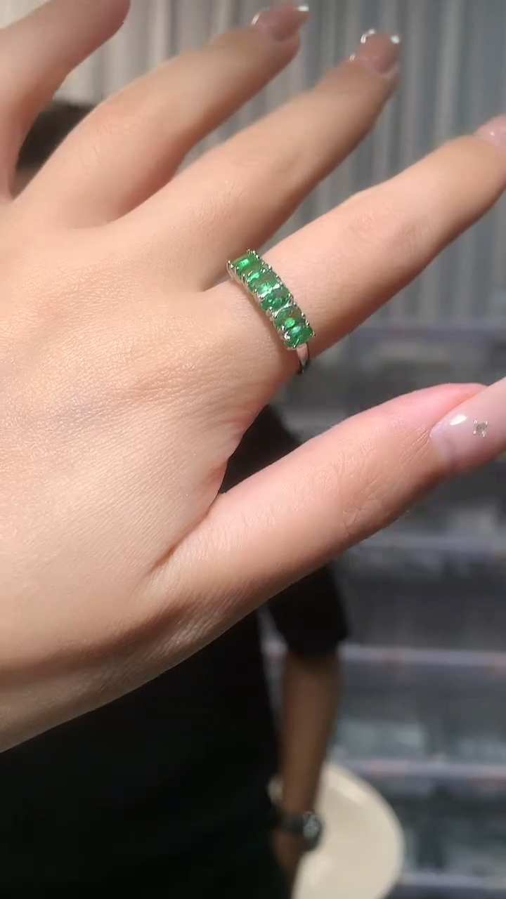 银S925镶嵌戒指石榴石（沙弗莱）【宝石世家严选】