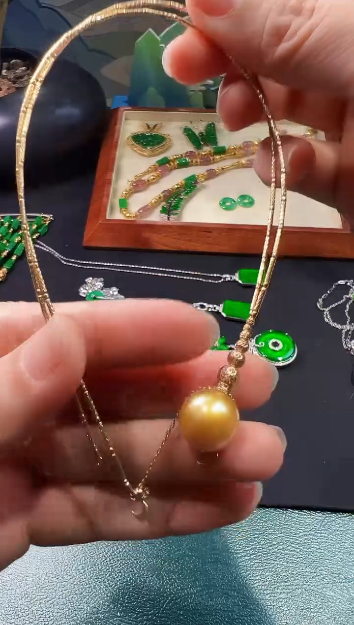 【闪购商品】海水珍珠颈饰18K金镶嵌吊坠