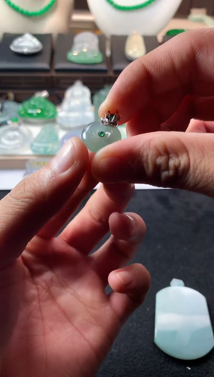 颈饰18K金镶嵌翡翠灵*玲  YZ已镶嵌18K金