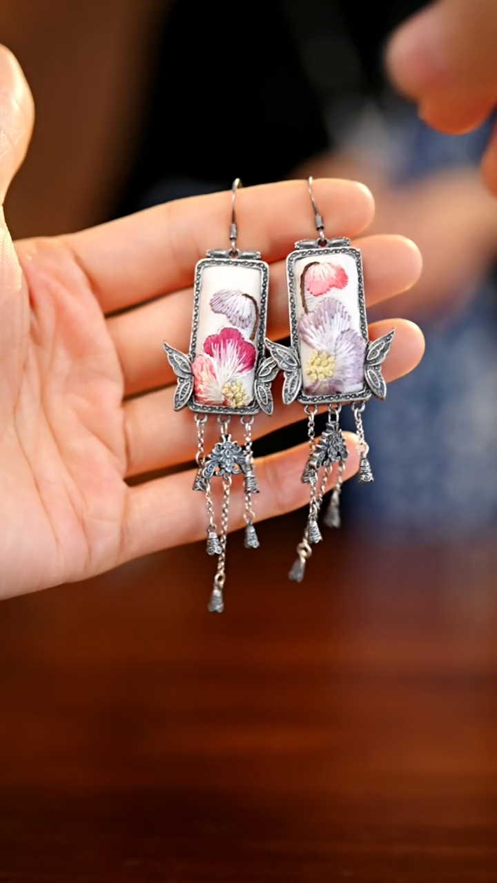 刺绣私人定制苗族手工A829