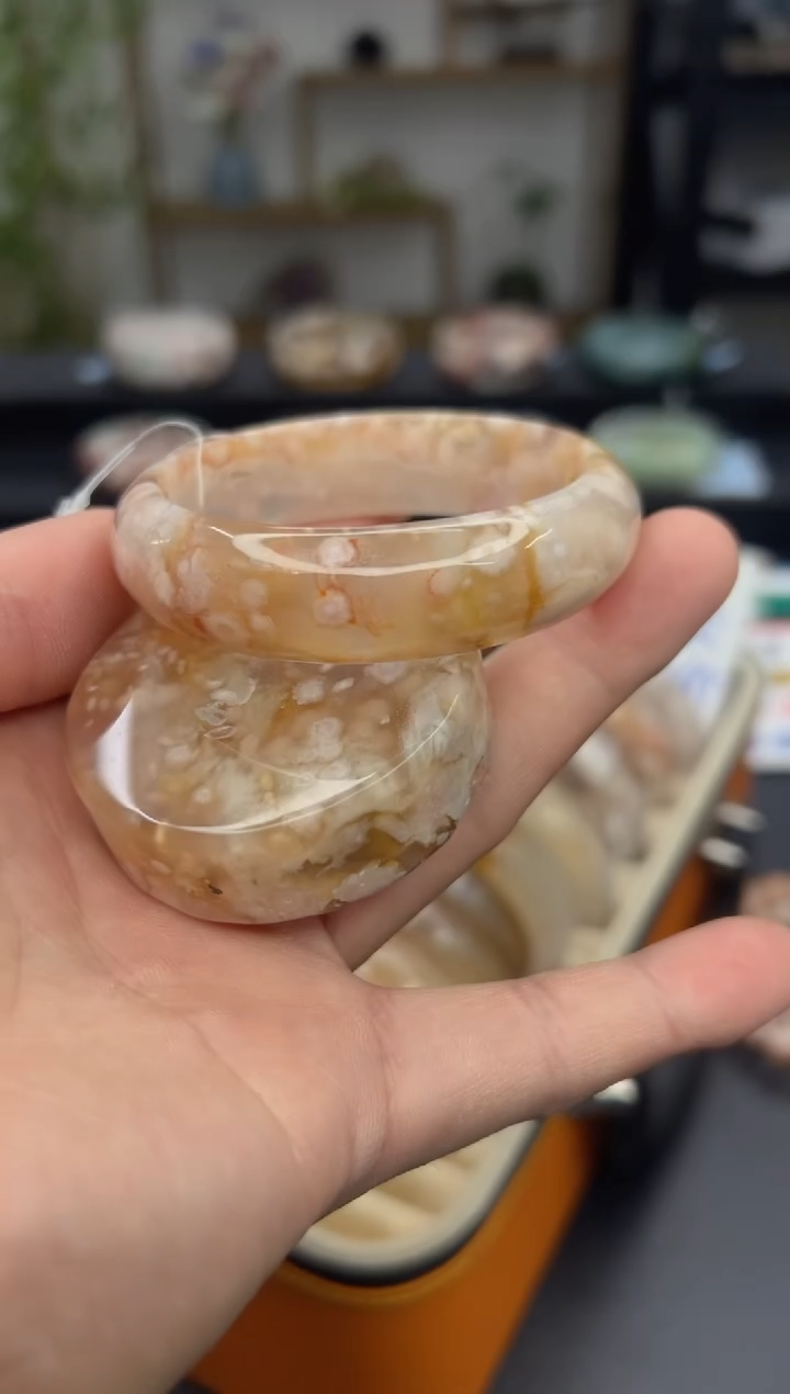 【闪购商品】石英质玉手镯未镶嵌2245(55圈赠送镯心)