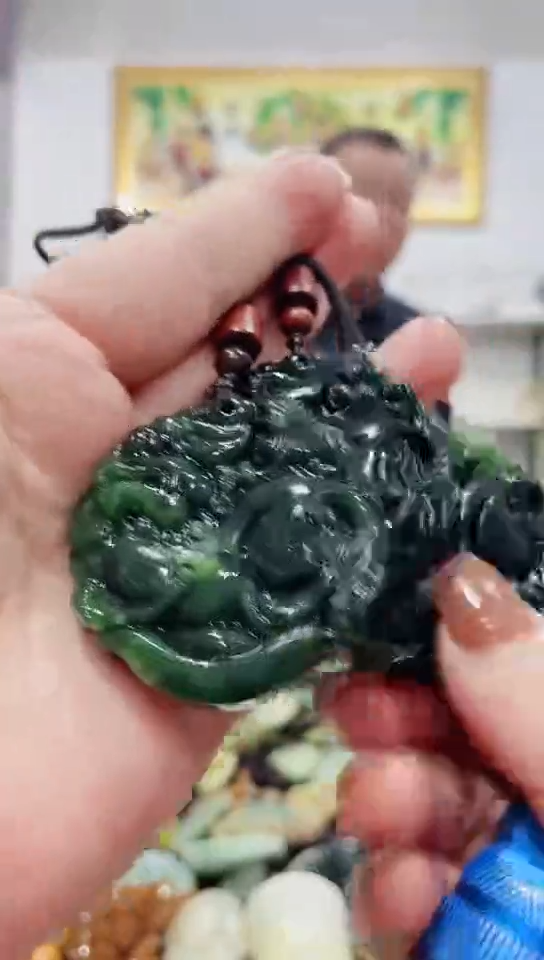 未镶嵌蛇纹石玉吊坠    多样性发货发其中一件