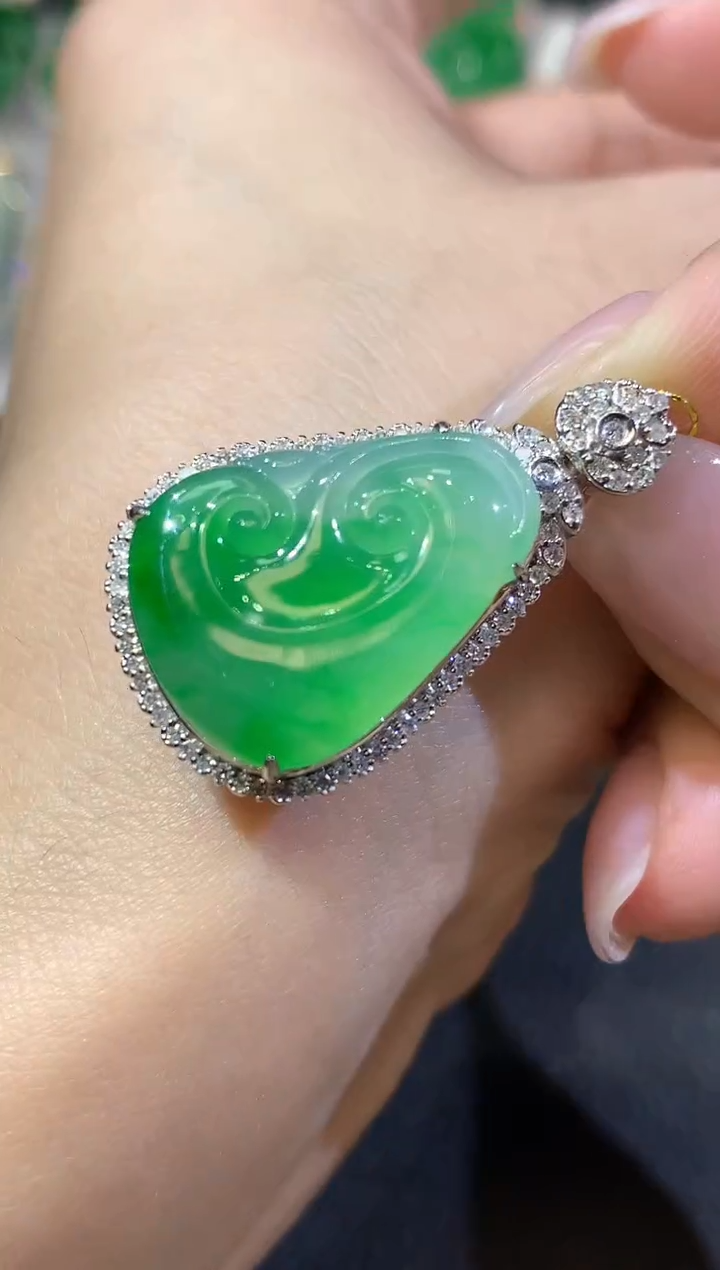 翡翠18K金镶嵌吊坠(不含链)A80