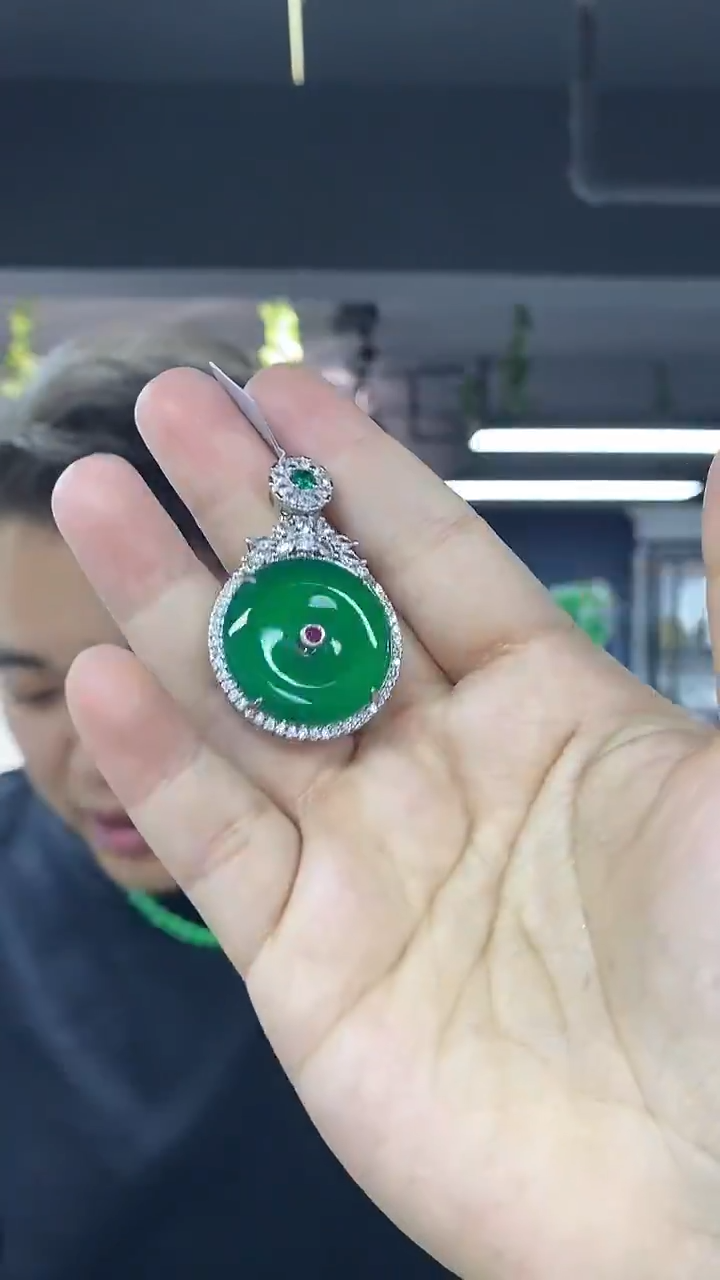 未镶嵌颈饰玛瑙/玉髓多样性发其一颜色微差