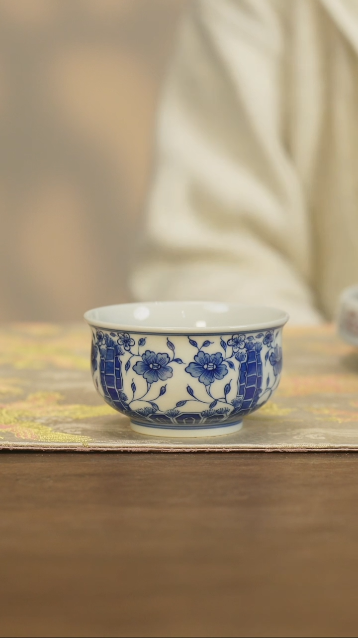 【闪购商品】景德镇柴窑青花花卉炉式杯