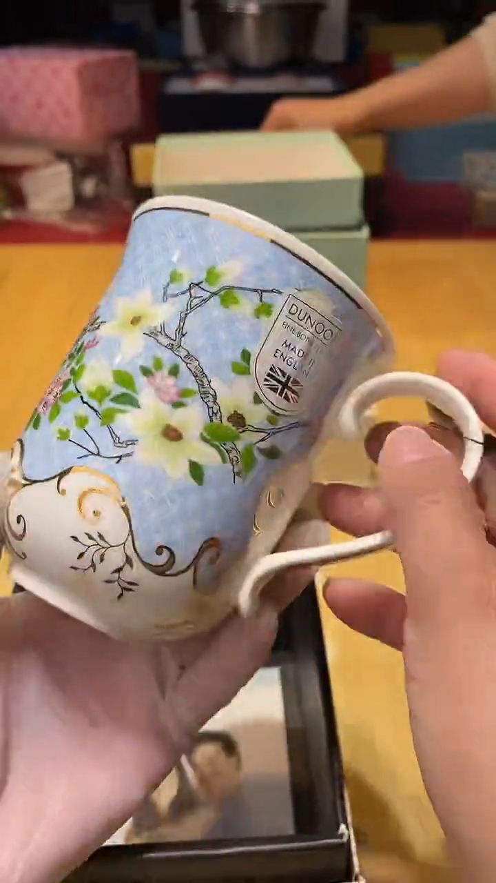 瓷片生活的本意是啊开心啊@@1