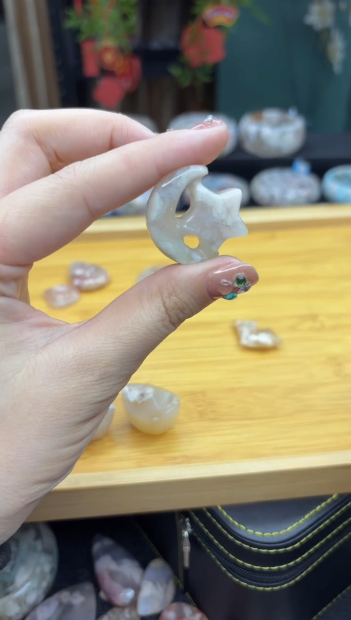 【闪购商品】石英质玉颈饰未镶嵌996