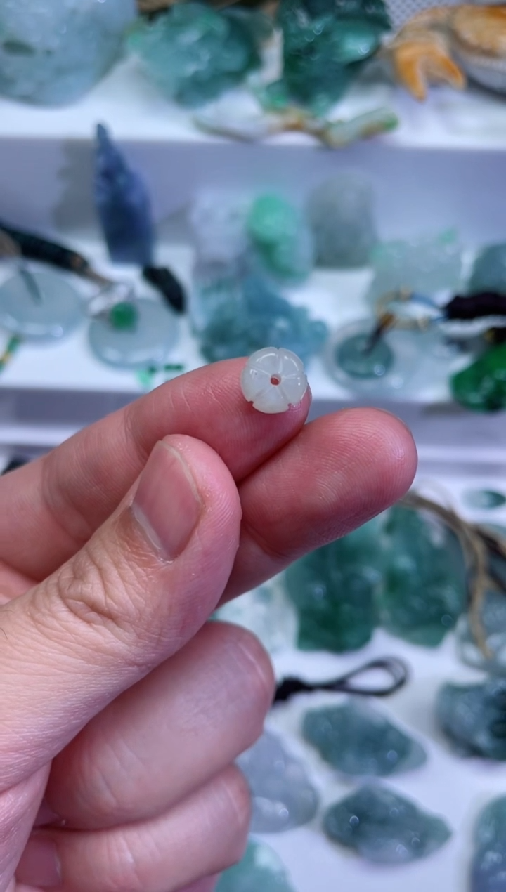 【闪购商品】翡翠颈饰未镶嵌南瓜珠 随机发货