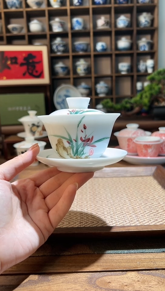 【闪购商品】五彩手绘兰花三才盖碗