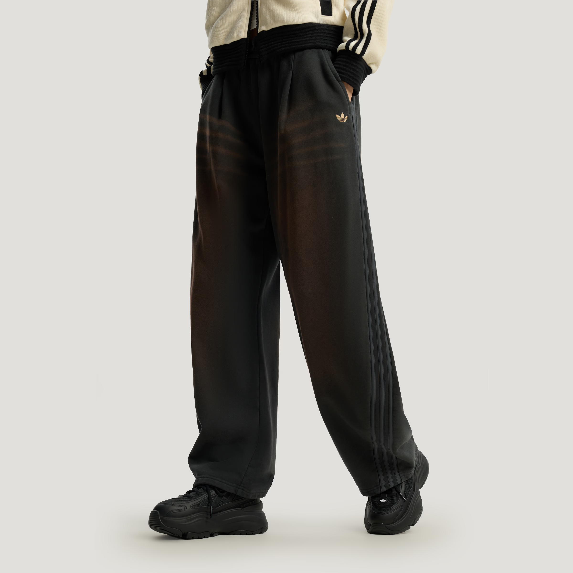 adidas/阿迪达斯三叶草金标时尚百搭休闲纯棉运动弯刀裤 IA7518