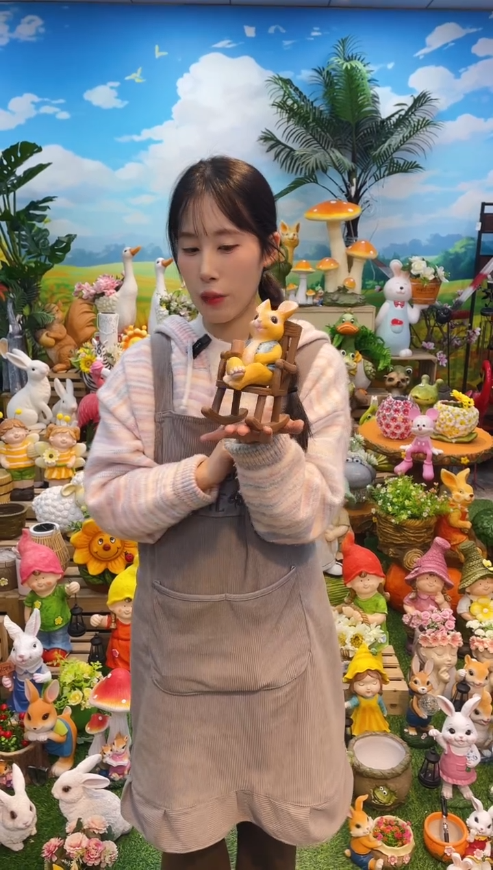 【闪购商品】无铅玻璃摇椅兔子