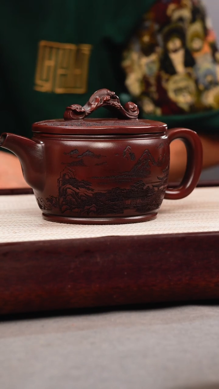 茶壶紫砂铁血红砂 如意汉瓦 刻绘