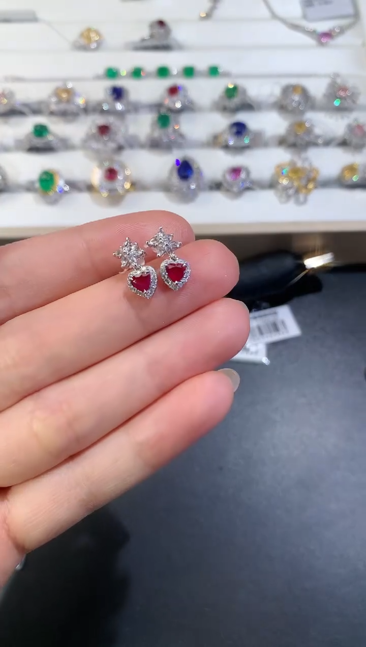 【闪购商品】红宝石耳饰18K金镶嵌Z70|3980