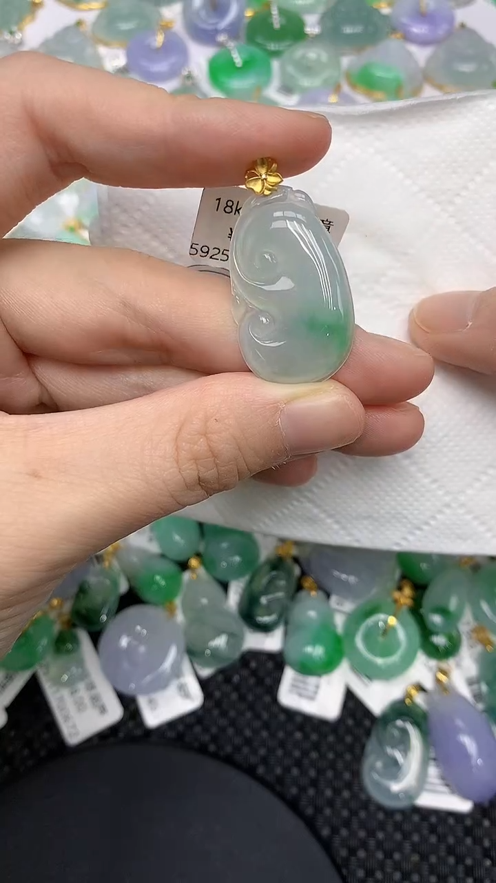 颈饰18K金镶嵌翡翠11111111