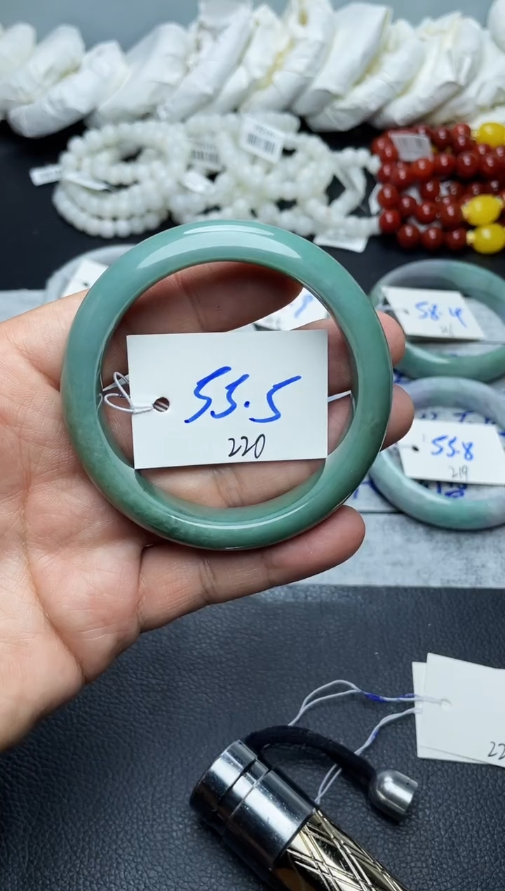 未镶嵌手镯翡翠220