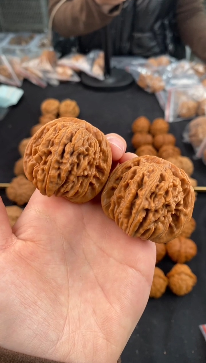 【闪购商品】文玩核桃把件汉高楼42-x487