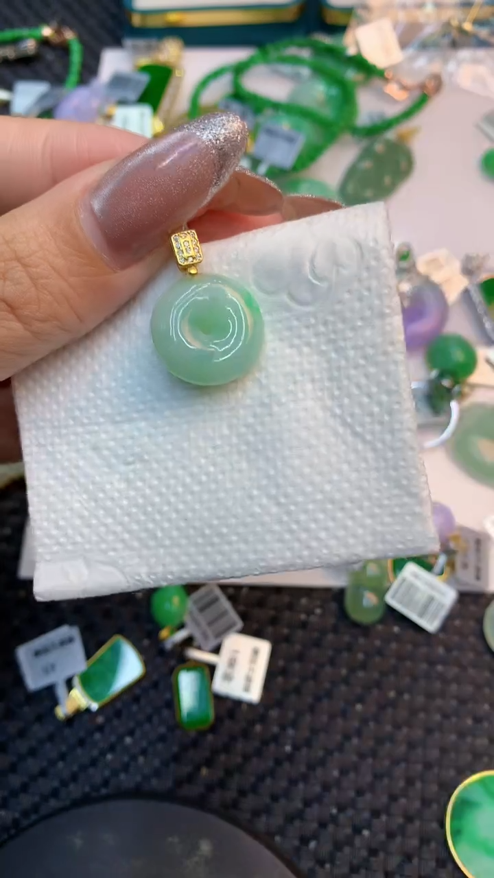 颈饰未镶嵌翡翠1