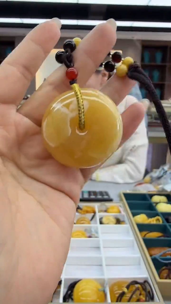 琥珀颈饰未镶嵌272秒拍号 假一罚三 