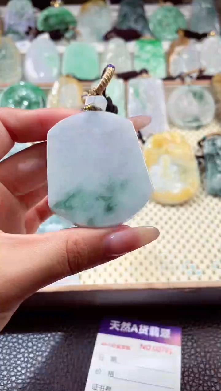 翡翠未镶嵌颈饰000008912