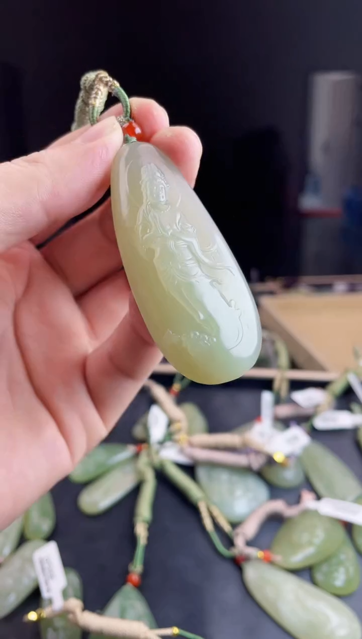 颈饰未镶嵌和田玉1