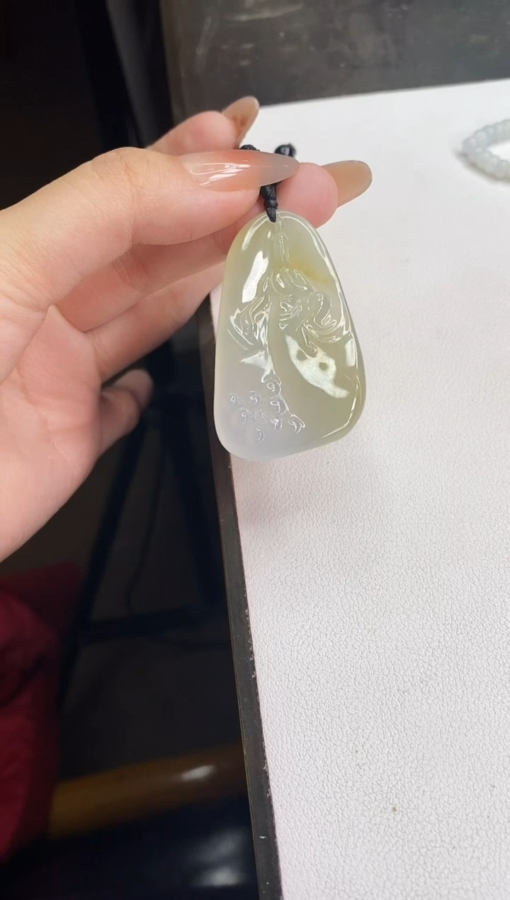 【闪购商品】翡翠颈饰未镶嵌飞天